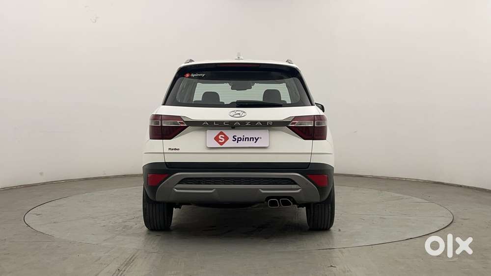 Hyundai Alcazar Platinum 7 Str 1.5 Turbo Petrol Adventure, 2023, Pet..