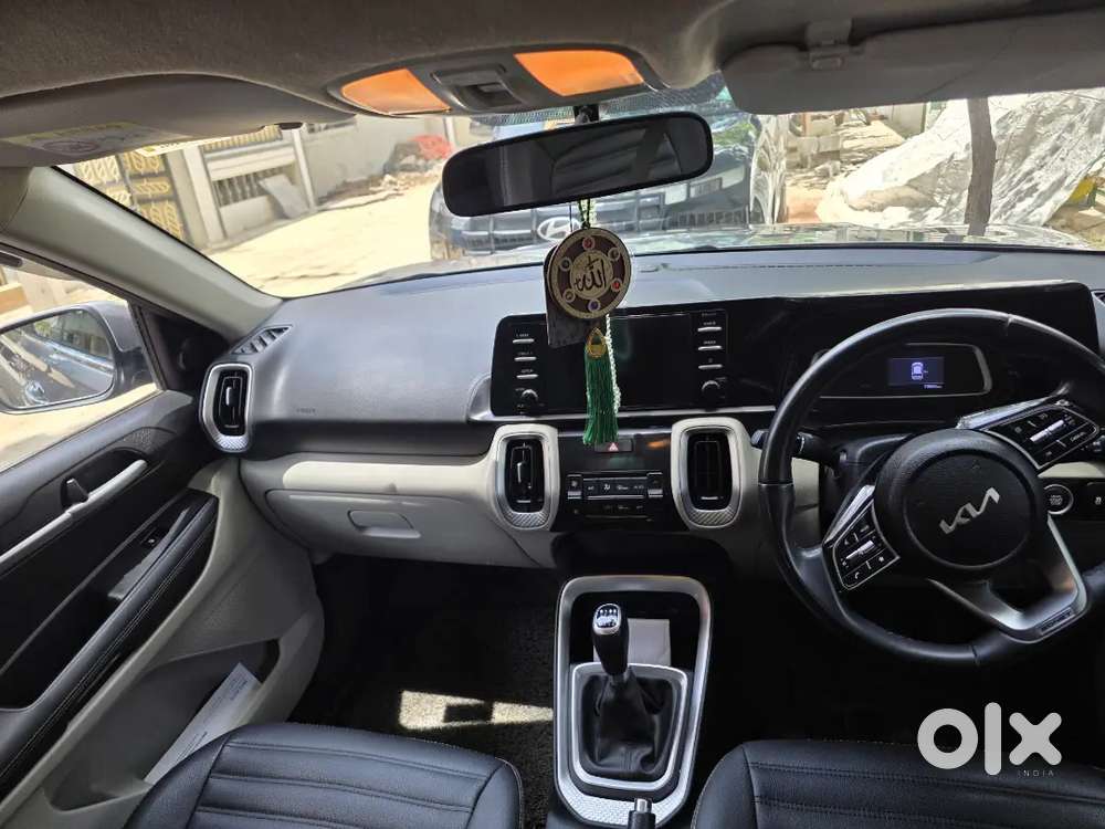 Kia Sonet Htx 1.5 Diesel Manual Topend With Sunroof  2022 Model