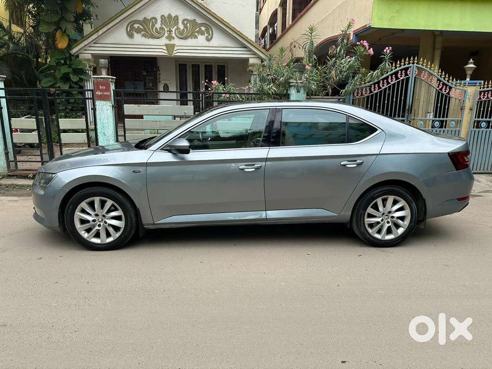 Skoda Superb 2017 Diesel 125000 Km Driven