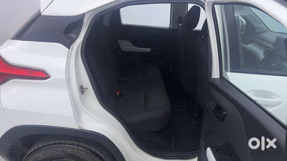 Tata Punch Accomplished Amt Sunroof, 2024, Petrol