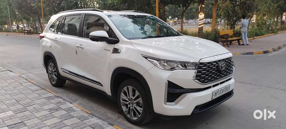 Toyota Innova Hycross 2.0 Zx Hybrid 7 Str, 2023, Petrol
