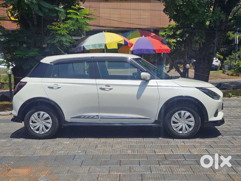 Maruti Suzuki Swift 1.3 Vxi, 2024, Petrol