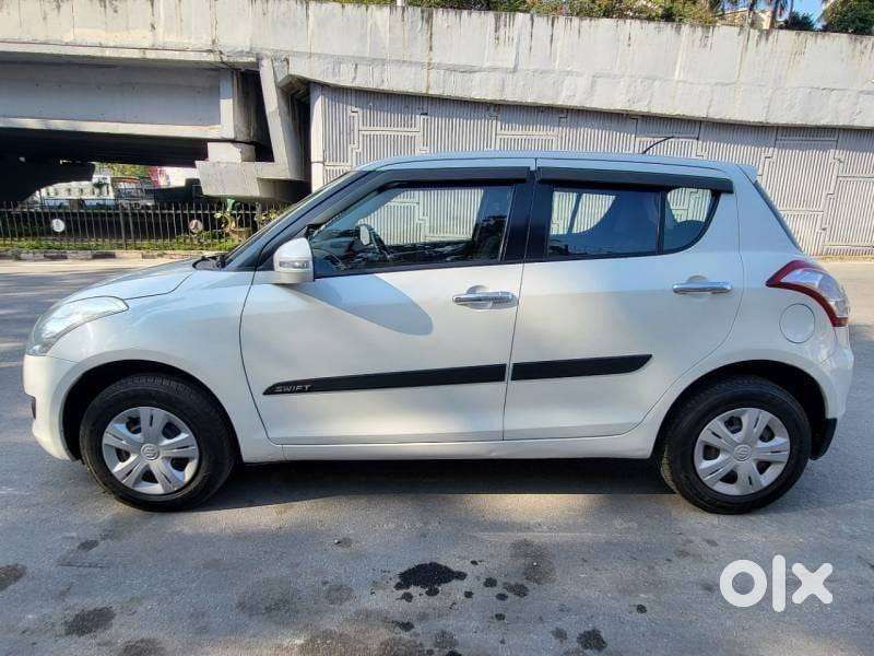 Maruti Suzuki Swift Vxi + Manual, 2015, Petrol