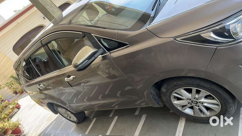 G-auto Innova Crysta