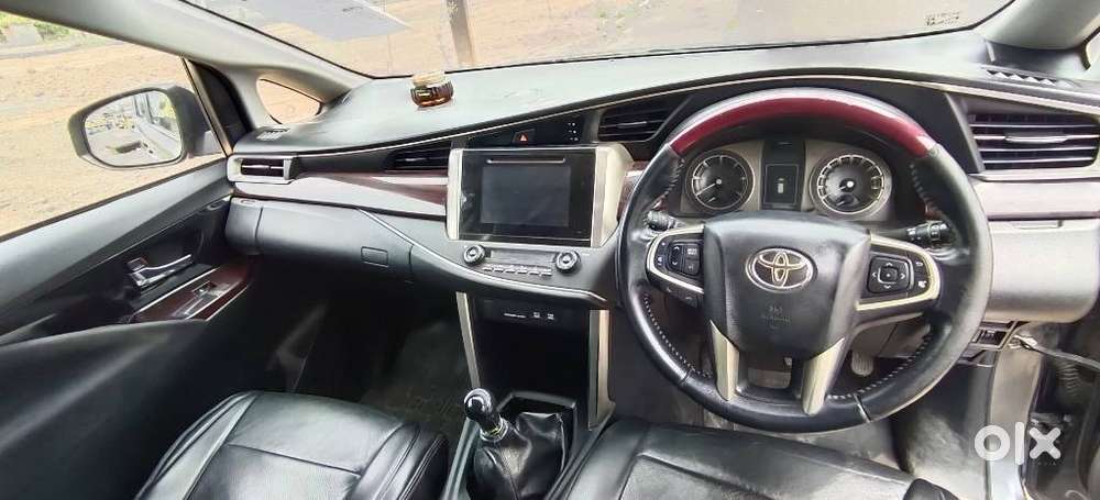 Toyota Innova Crysta 2.4 Vx Mt 8s, 2016, Diesel