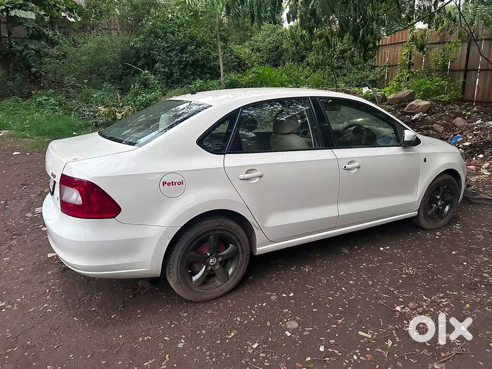 Skoda Rapid Petrol 2012