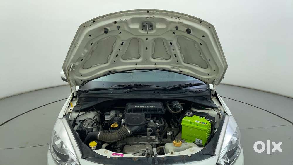 Tata Tiago Xza, 2017, Petrol