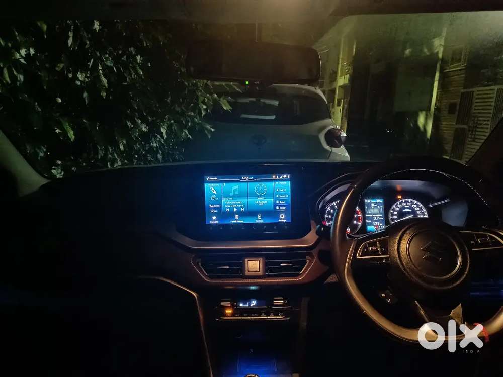 Maruti Suzuki Brezza Zxi +  2024 With Sunroof Excellent Condition