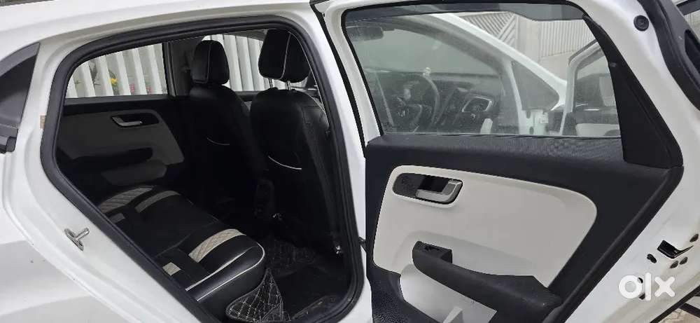 Tata Altroz 2023 Petrol Automatic
