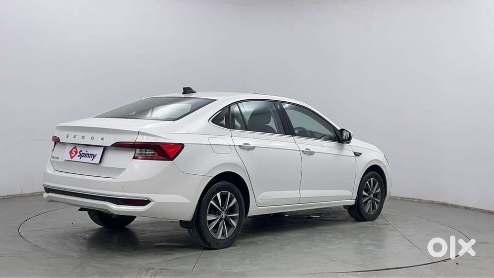 Skoda Slavia Style 1.0l Tsi Mt, 2022, Petrol