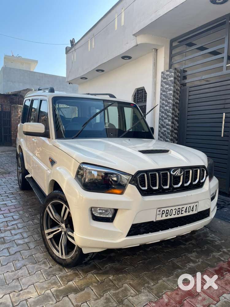 Mahindra Scorpio 2016 Diesel Manual Year
