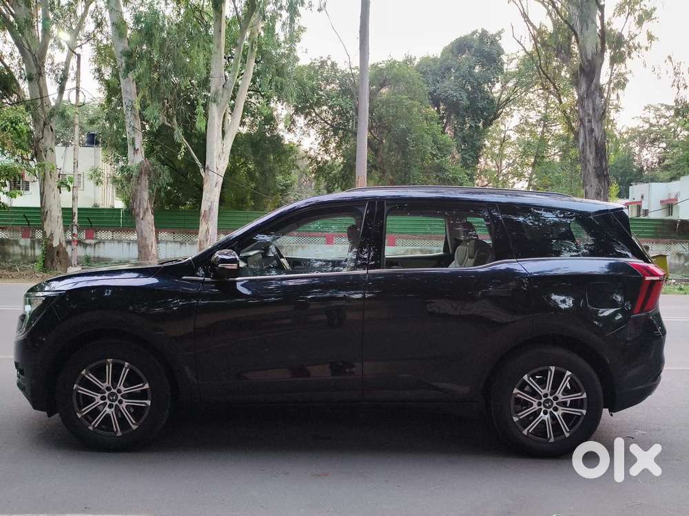 Mahindra Xuv700 2.2 Ax 7 Diesel At Luxury Pack Str Awd, 2022, Diesel