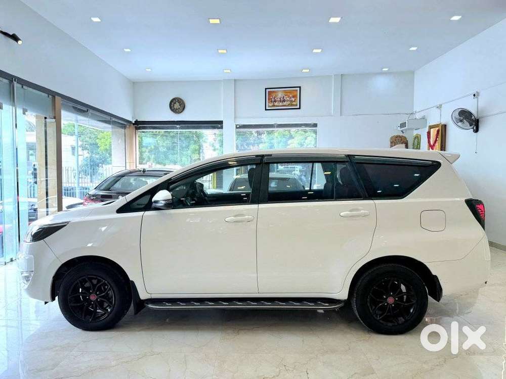 Toyota Innova Crysta [2020-ongoing] 2.4 Gx 7 Str, 2025, Diesel