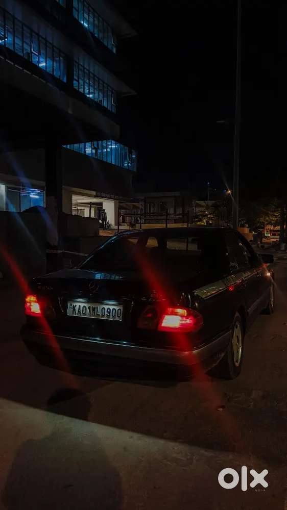 Mercedes-benz E-250d 1998 W210