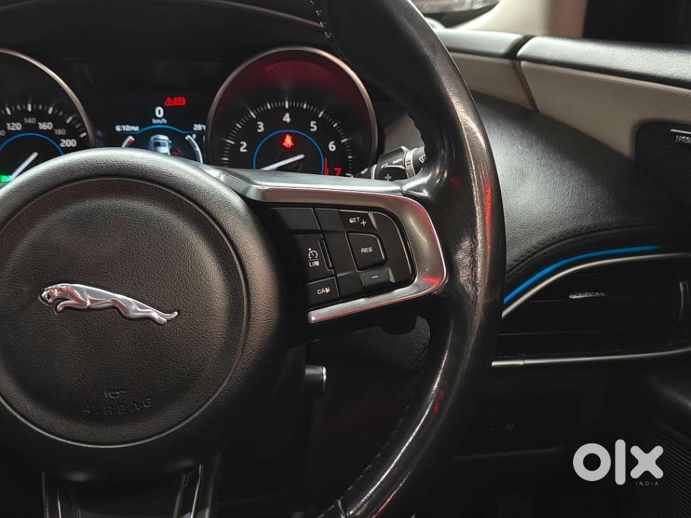 Jaguar Xe Portfolio, 2019, Petrol