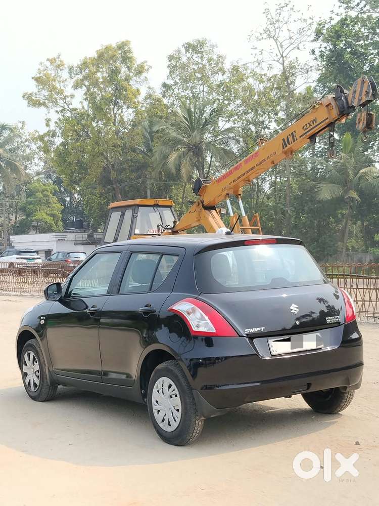 Maruti Suzuki Swift Lxi Option, 2017, Petrol