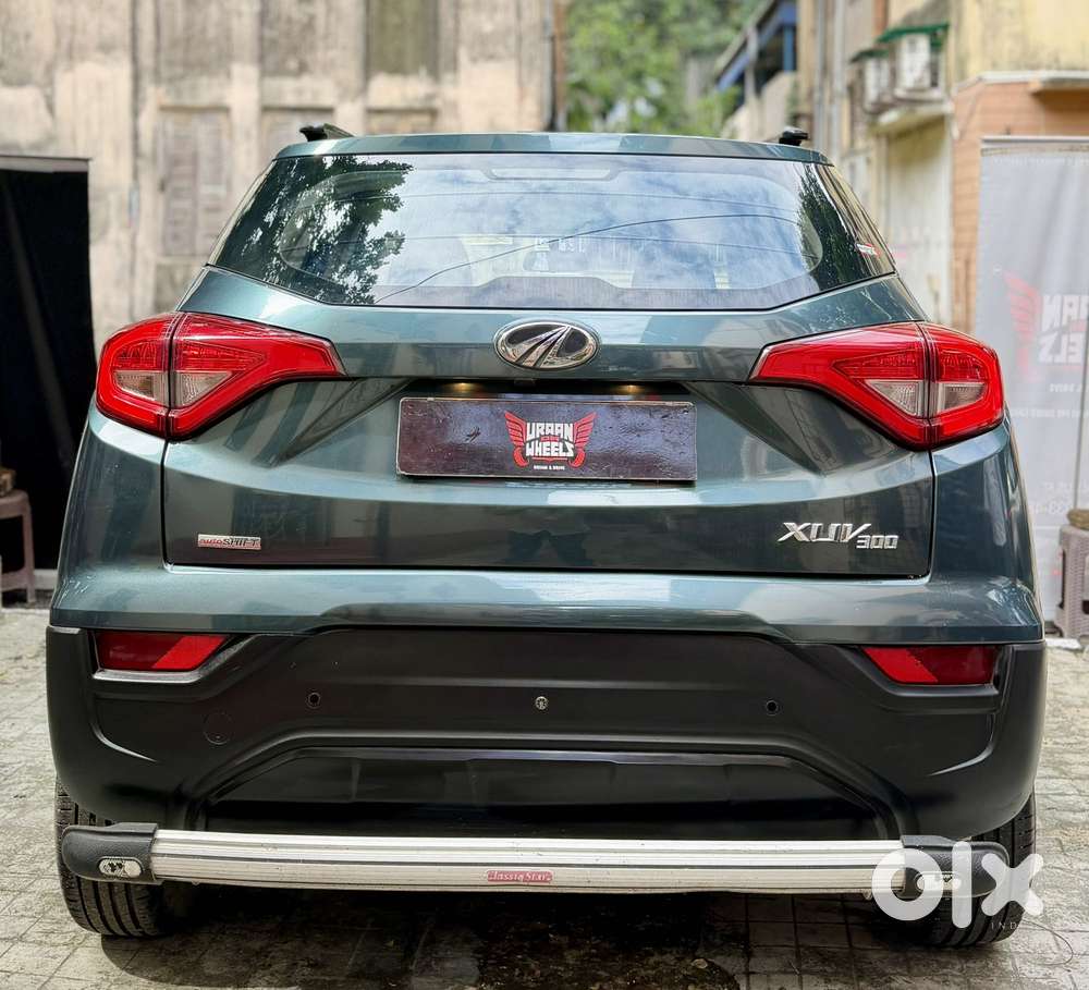 Mahindra Xuv300 1.2 W6 Amt Petrol, 2023, Petrol