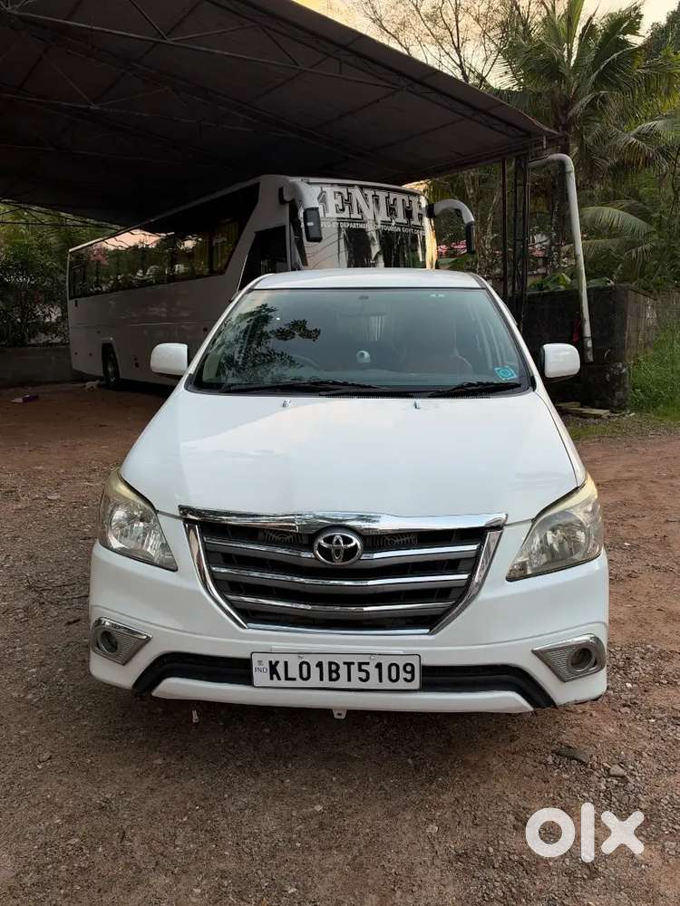 Toyota Innova G4 2015