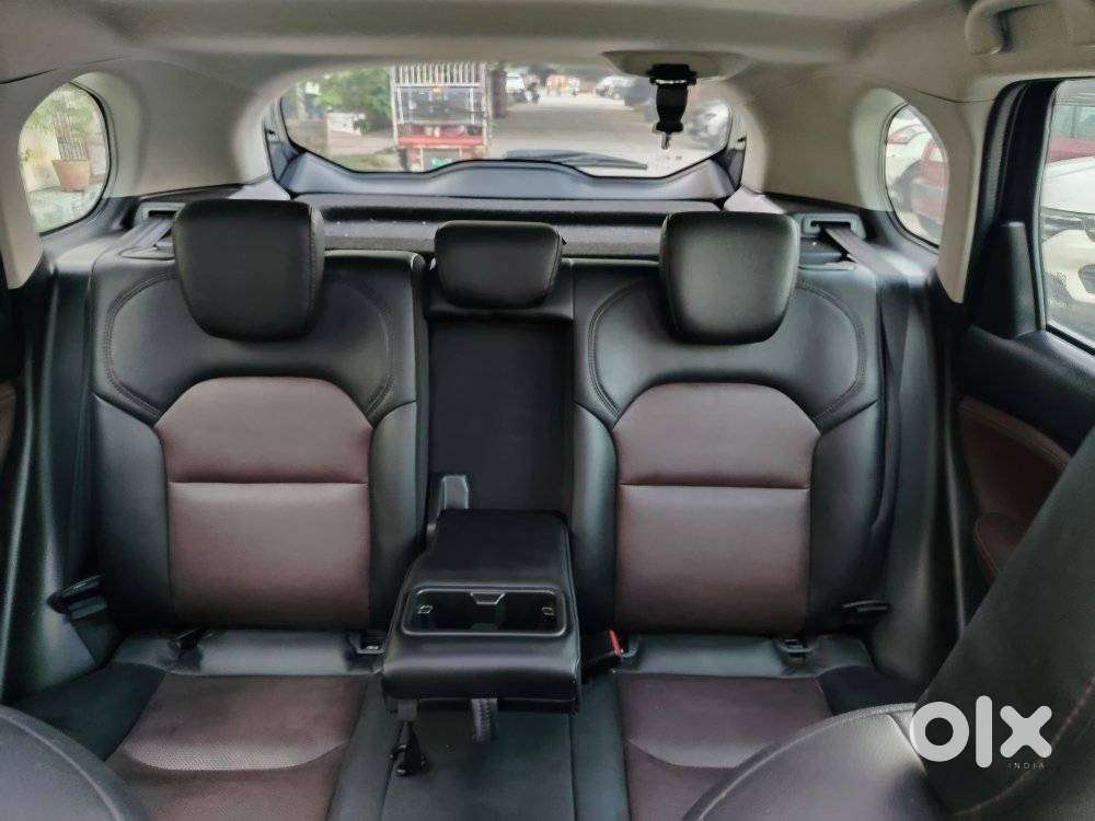Maruti Suzuki Grand Vitara 1.5 Alpha Smart Hybrid At, 2022, Petrol