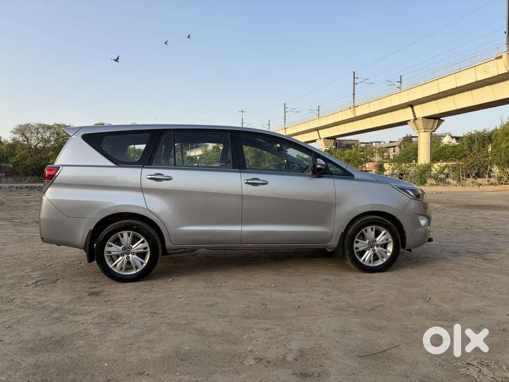 Toyota Innova Crysta 2.8 Zx At 7 Seater, 2016, Diesel