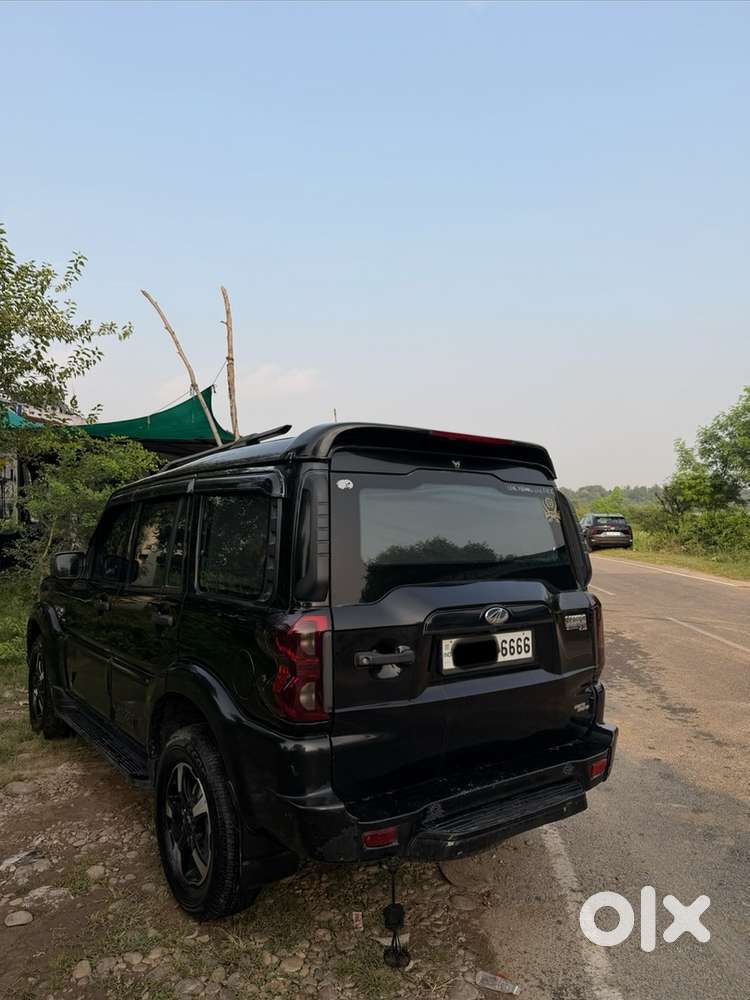 Mahindra Scorpio Classic 2021