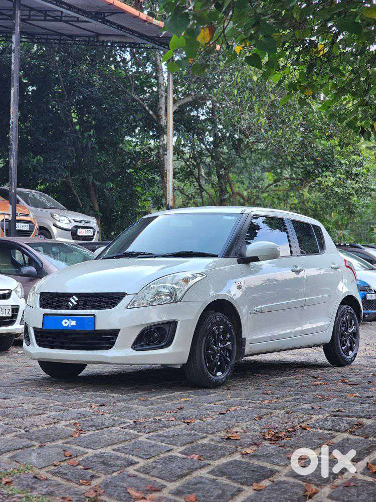 Maruti Suzuki Swift Vxi + Manual, 2017, Petrol