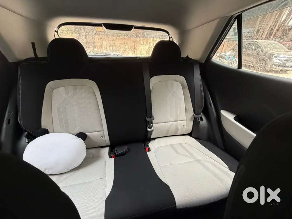 Hyundai Venue 2025 Petrol Well Maintained