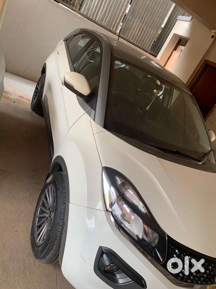 Sporty Alloys With Black Leather Seats