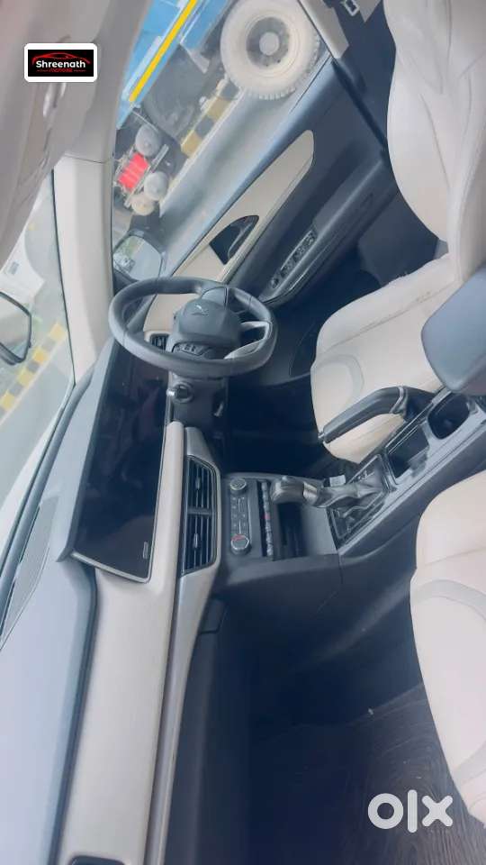 Mahindra Xuv700 2.2 Ax 5 Diesel At Str, 2022, Diesel