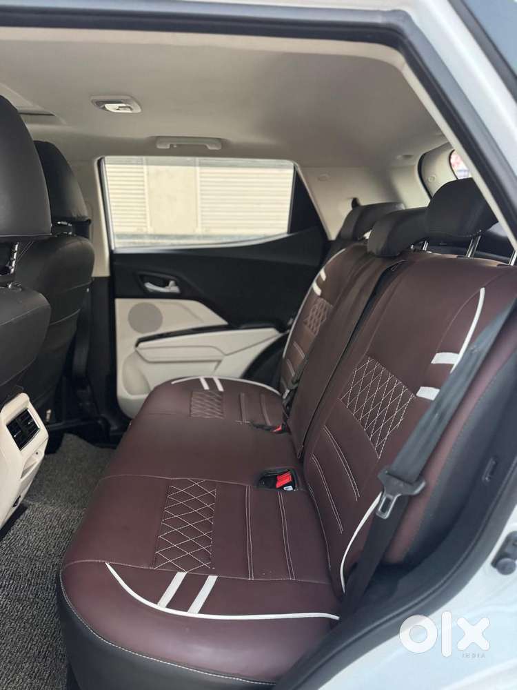 Mahindra Xuv 3xo Ax5 Ds Mt, 2025, Diesel