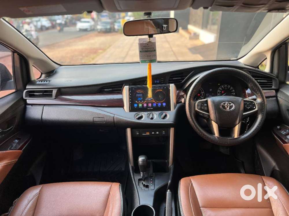 Toyota Innova Crysta 2.8 Gx At 8 Seater, 2017, Diesel