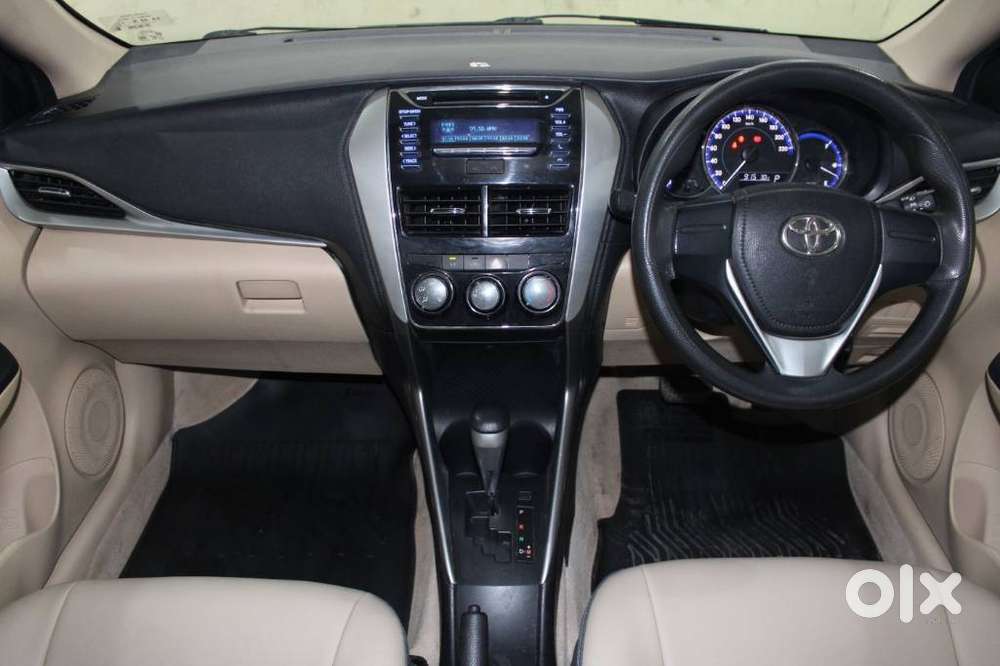 Toyota Yaris J Cvt, 2018, Petrol