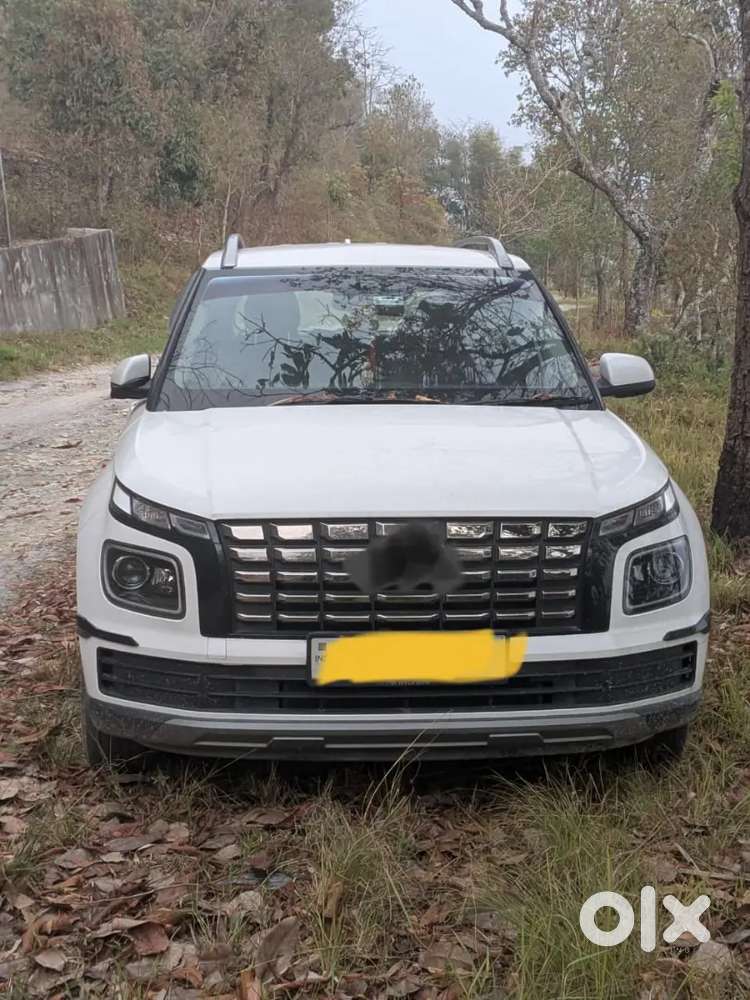 Hyundai Venue 2022 Petrol 31520 Km Driven