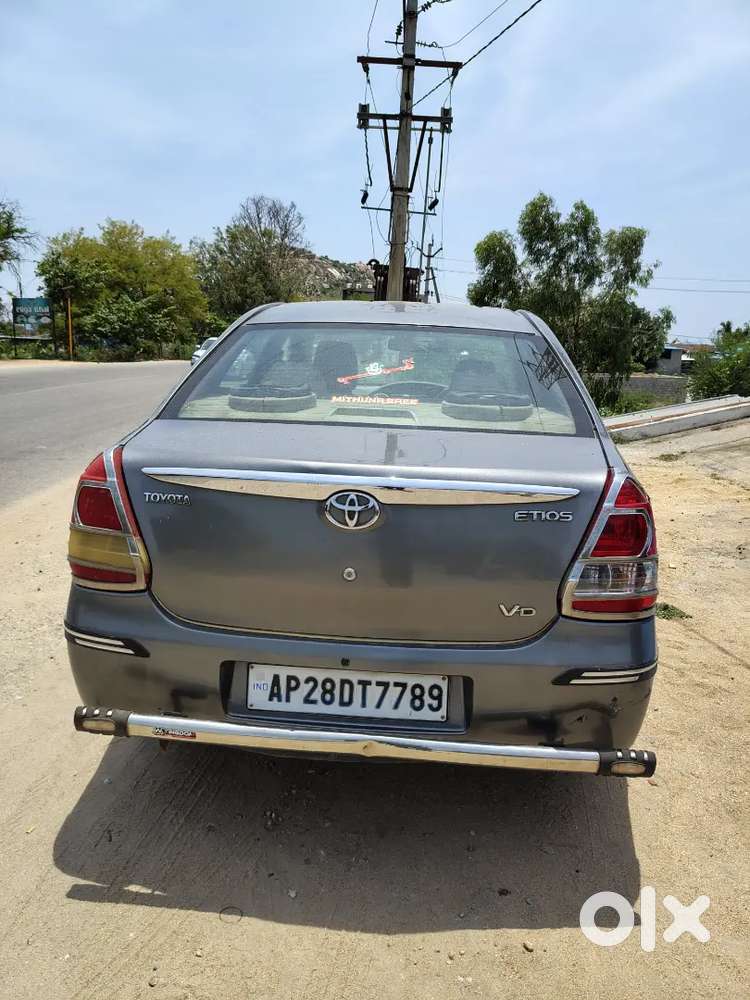 Toyota Etios 2013 Diesel 225000 Km Driven