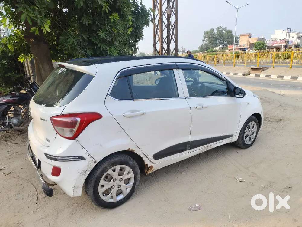 Hyundai Grand I10 Sportz 2015 December