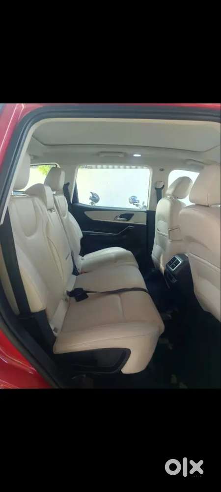 Mahindra Xuv700 2021 Petrol 19000 Km Driven