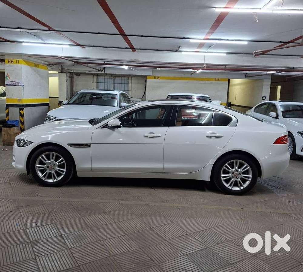 Jaguar Xe Portfolio, 2019, Petrol