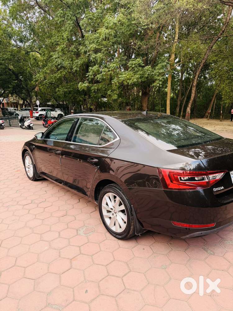 Skoda Superb L&k 2.0 Tdi At, 2017, Diesel