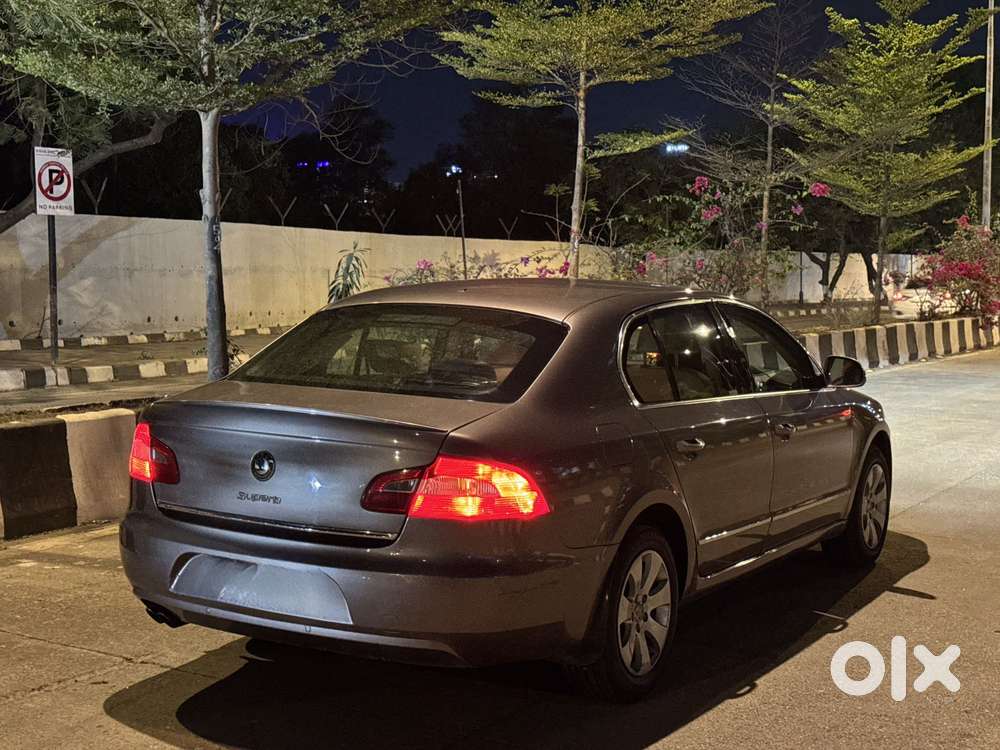 Skoda Superb 1.8 Elegance Tsi At, 2011, Petrol