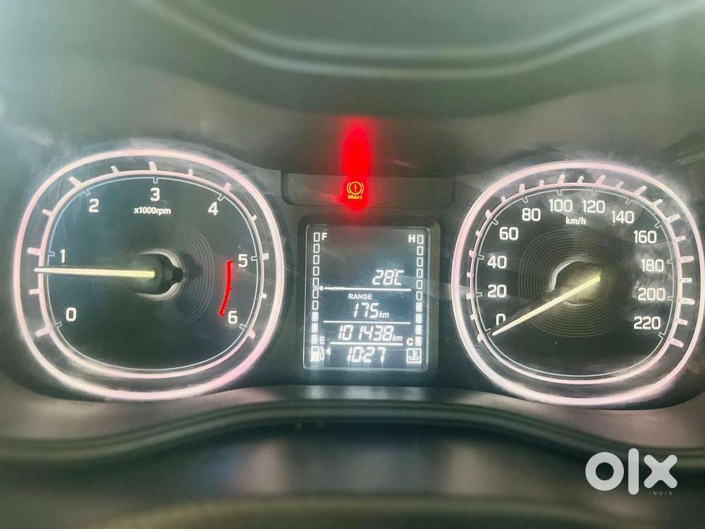 Maruti Suzuki Brezza Zdi+ Dual Tone, 2016, Diesel