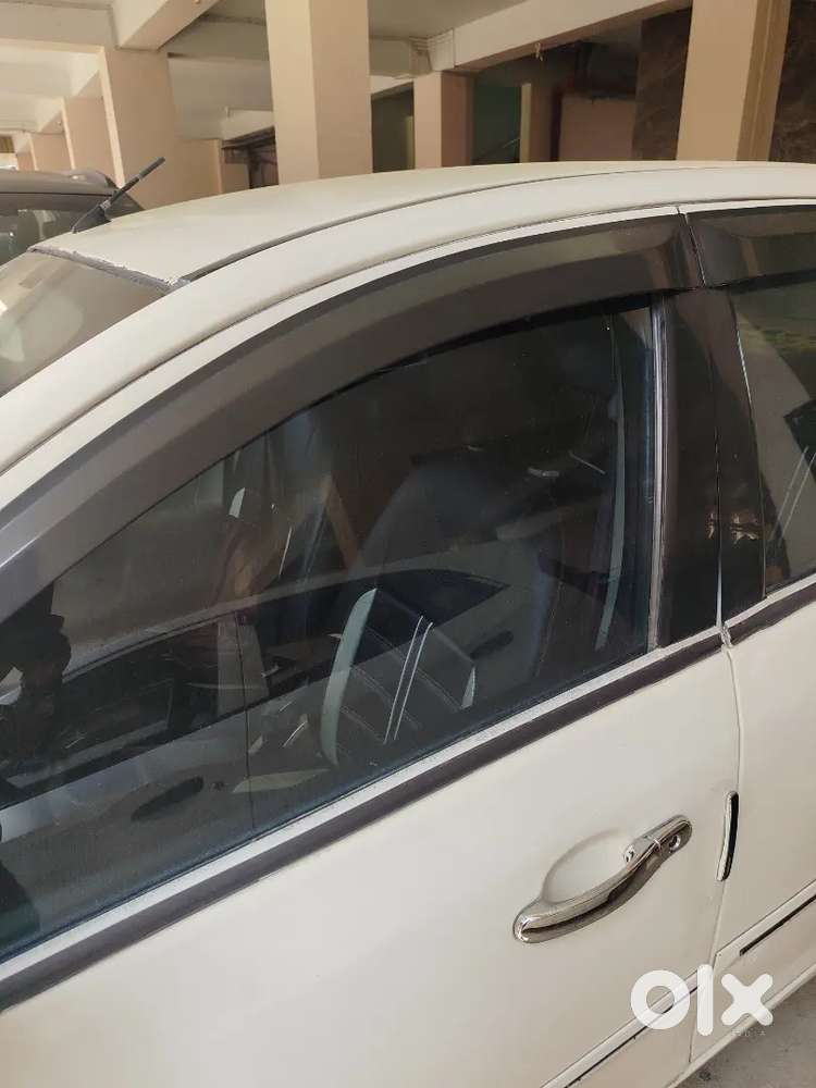 Ford Fiesta Petrol 1600 Cc Engine Luxury Sedan White Color Car