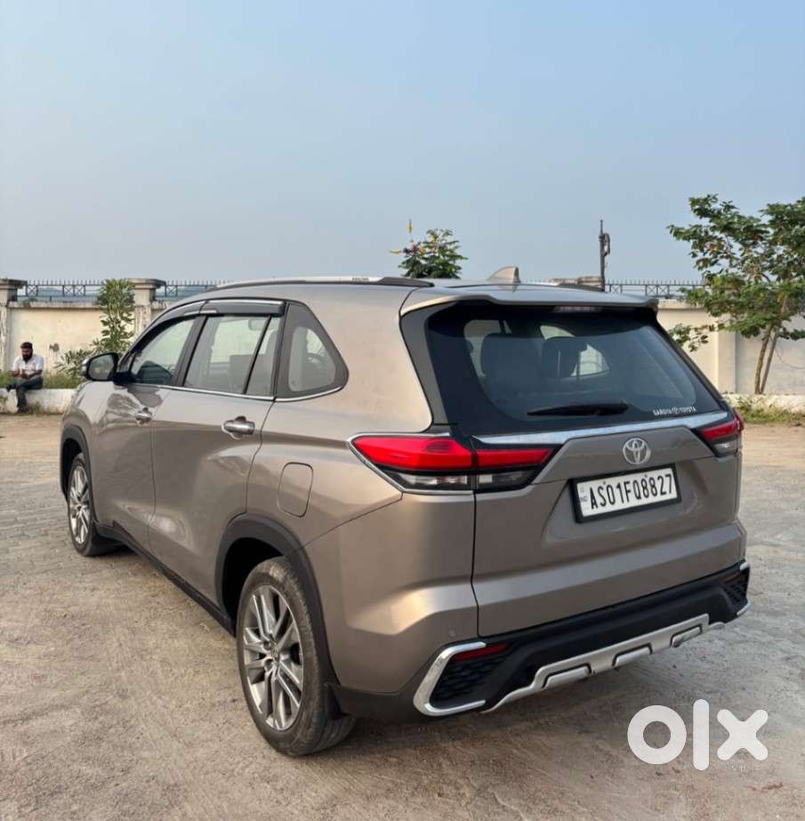 Toyota Innova Hycross 2.0 Zx Hybrid 7 Str, 2023, Petrol