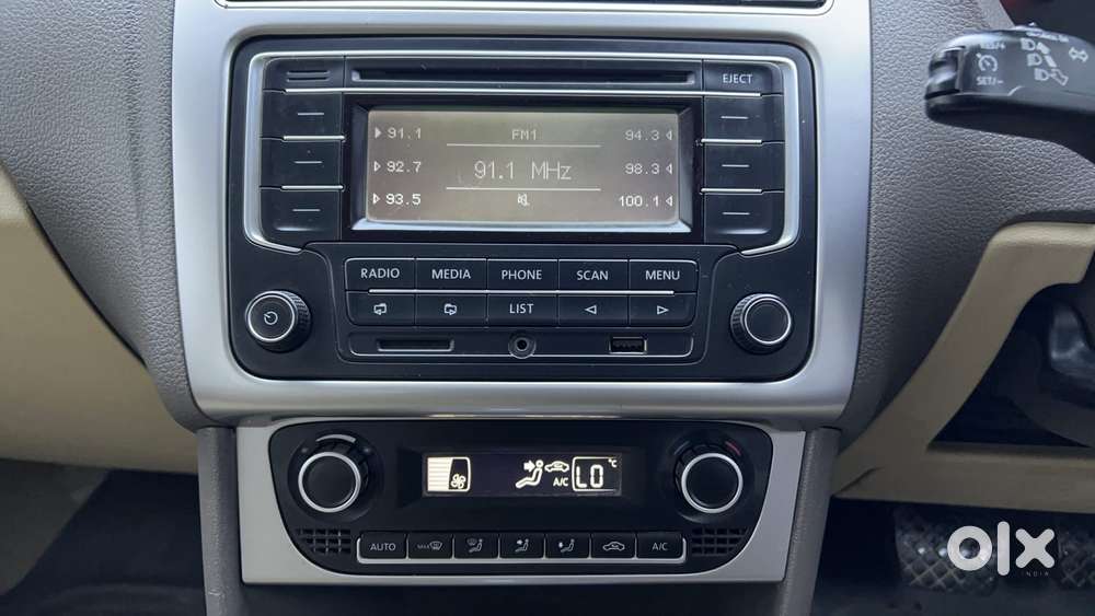 Volkswagen Vento 2010-2013 Petrol Highline, 2015, Petrol