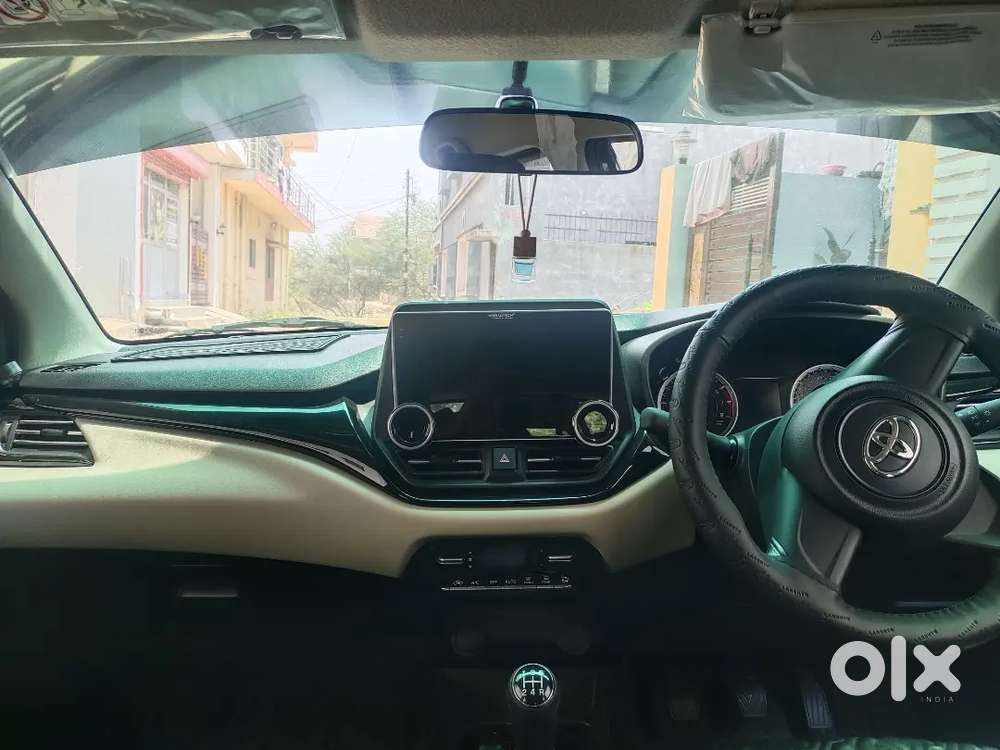 Toyota Glanza 2025 December Petrol 1500 Km Driven Fix Price