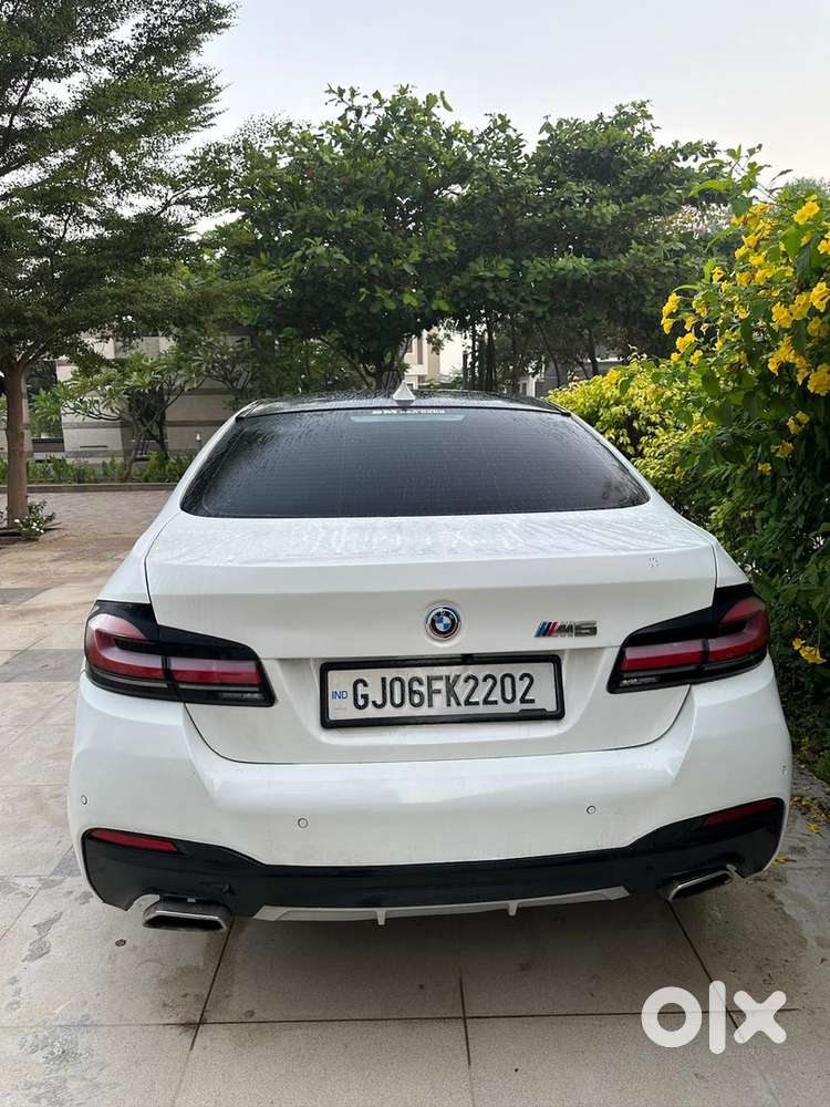 Bmw 5 Series 520d Facelifted To M5 With Lotts Of Loadings