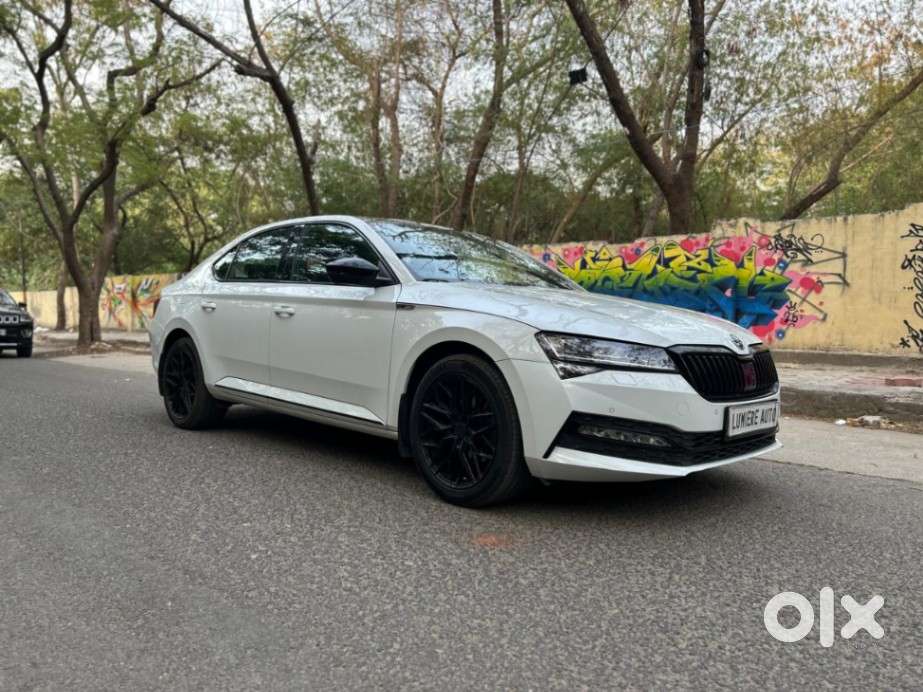 Skoda Superb 2.0 Sportline Tsi At, 2023, Petrol