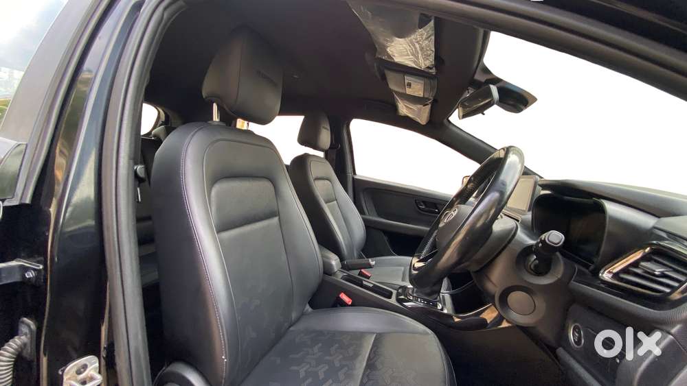 Tata Altroz 1.2 Xza Plus Dark Edition Dct, 2022, Petrol