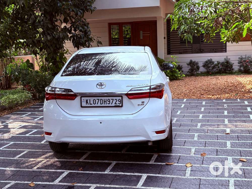 Toyota Corolla Altis 2013-2017 D-4d J, 2017, Diesel