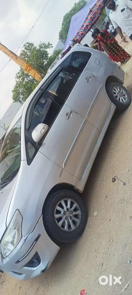 Toyota Innova 2012