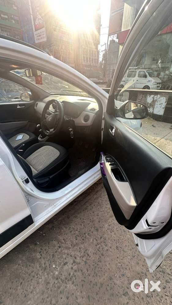 Hyundai Grand I10 Petrol Manual Sportz 2017